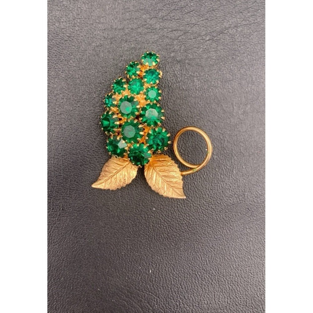 Vintage Gold Tone And Emerald Green Rhinestone Leaf Brooch